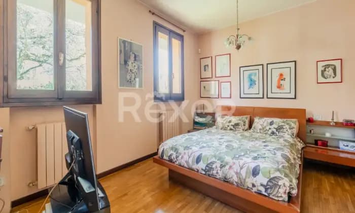 Rexer-Camparada-Ampia-Villa-Altro
