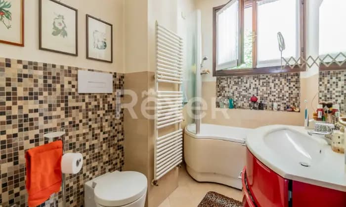 Rexer-Camparada-Ampia-Villa-Altro