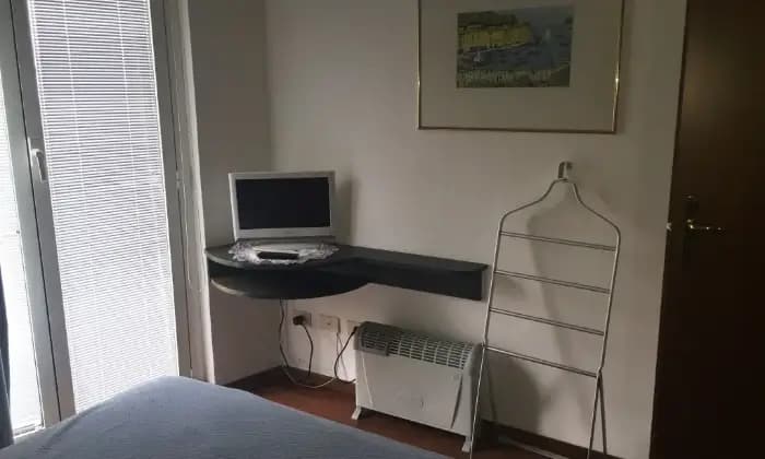 Rexer-Manerba-del-Garda-LAGO-DI-GARDA-Manerba-km-da-Desenzano-del-Garda-Appartamento-FRONTE-LAGO-In-residence-CAMERA-DA-LETTO