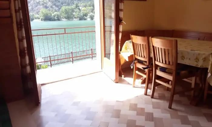 Rexer-Scanno-Meravigliosa-villa-sul-lago-SALONE