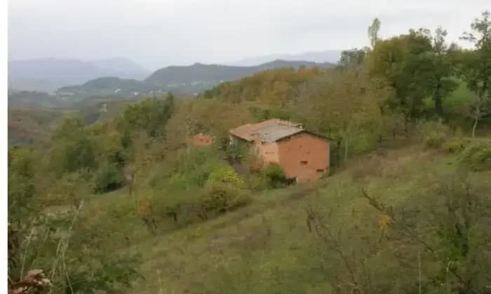 Rexer-Castelnovo-n-Monti-Rustico-in-vendita-in-via-Fola-Castelnovo-Ne-MontiALTRO