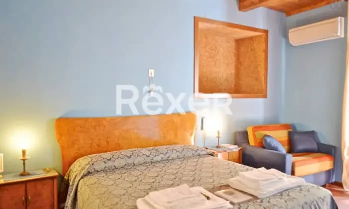 Rexer-Casoli-Splendido-appartamento-centrale-comodo-spazioso-e-rifinitoCameraDaLetto
