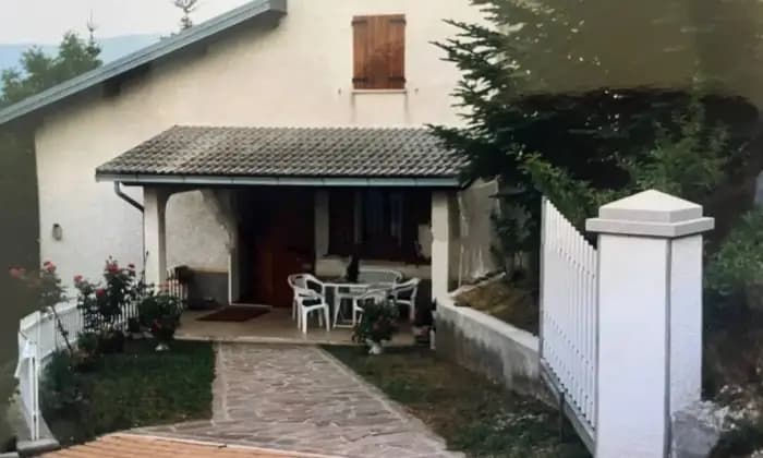 Rexer-Frassinoro-Villa-unifamiliare-in-vendita-in-via-Alpina-Centro-FrassinoroGiardino