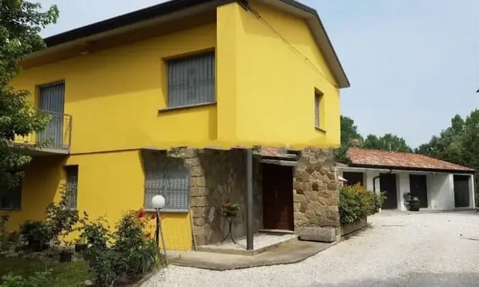Rexer-Brescello-Villa-unifamiliare-Strada-Bassa-per-Boretto-Centro-BrescelloTerrazzo