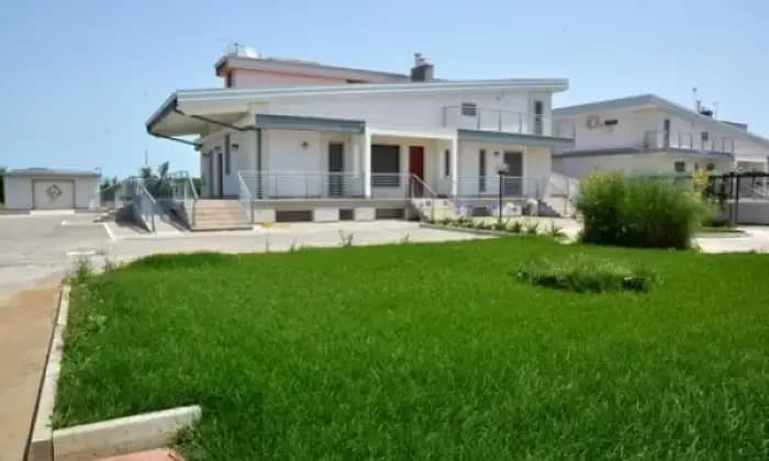 Rexer-Foggia-Villa-via-del-Mare-Foggia-GIARDINO