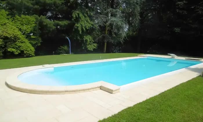 Rexer-Somma-Lombardo-Vendesi-villa-con-piscina-ALTRO