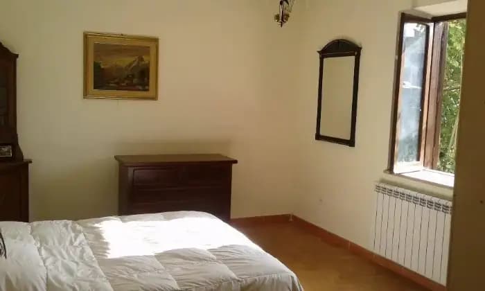 Rexer-Borgorose-PORZIONE-VILLA-CAMERA-DA-LETTO