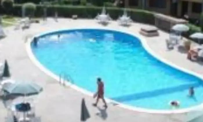 Rexer-Ladispoli-Residence-con-piscina-ALTRO