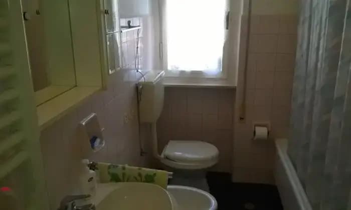 Rexer-Viareggio-Grazioso-Appartamento-in-affitto-a-via-Puccini-BAGNO