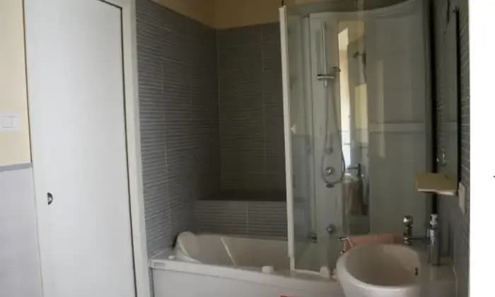 Rexer-Viterbo-Caratteristico-appartamento-BAGNO