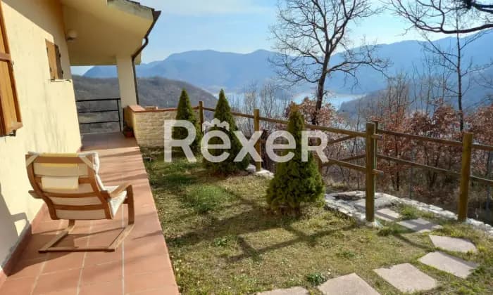 Rexer-Ascrea-Villa-lago-del-Turano-GIARDINO