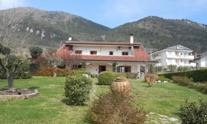 Rexer-San-Lorenzello-Villa-in-vendita-in-Via-Terza-Cupa-San-Lorenzello-GIARDINO