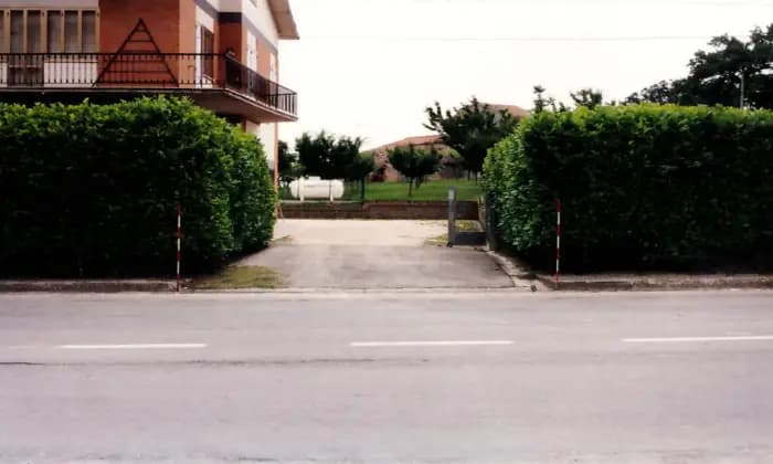 Rexer-Montappone-Immobile-con-giardino-e-ampio-spazio-verde-Terrazzo