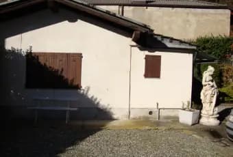 Rexer-SaintVincent-Stupenda-villa-in-Via-Battaglione-Aosta-GIARDINO