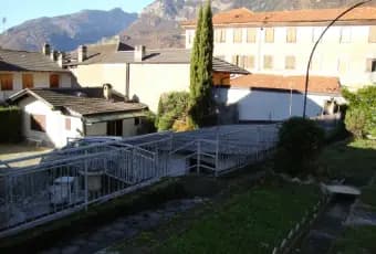 Rexer-SaintVincent-Stupenda-villa-in-Via-Battaglione-Aosta-GIARDINO