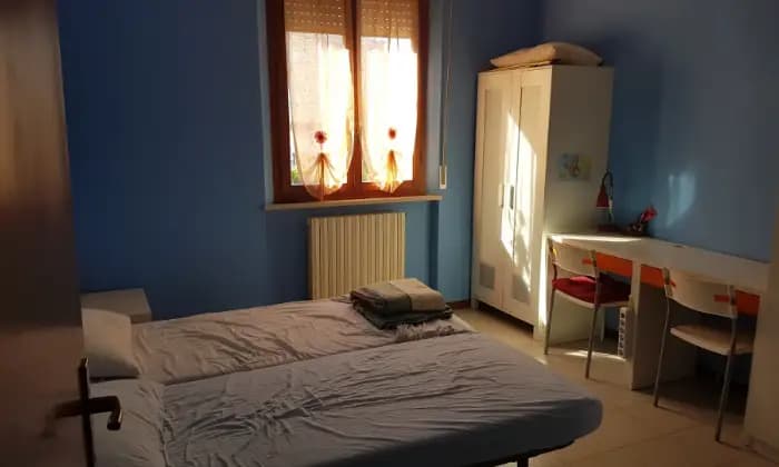 Rexer-Ancona-AFFITTASI-A-STUDENTI-CAMERA-DA-LETTO