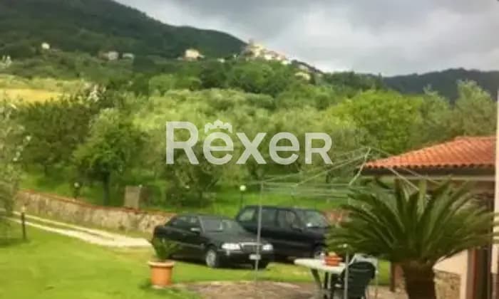 Rexer-Marliana-Villa-su-piani-con-terreno-GIARDINO