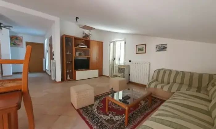 Rexer-Alba-Adriatica-Appartamento-mansardatoSALONE
