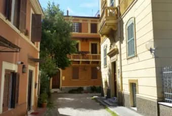 Rexer-Roma-Appartamento-in-Villino-depoca-ESTERNI