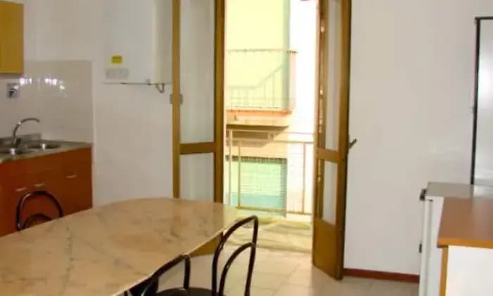 Rexer-Vercelli-Vendo-appartamento-in-zona-semicentrale-al-secondo-piano-CUCINA