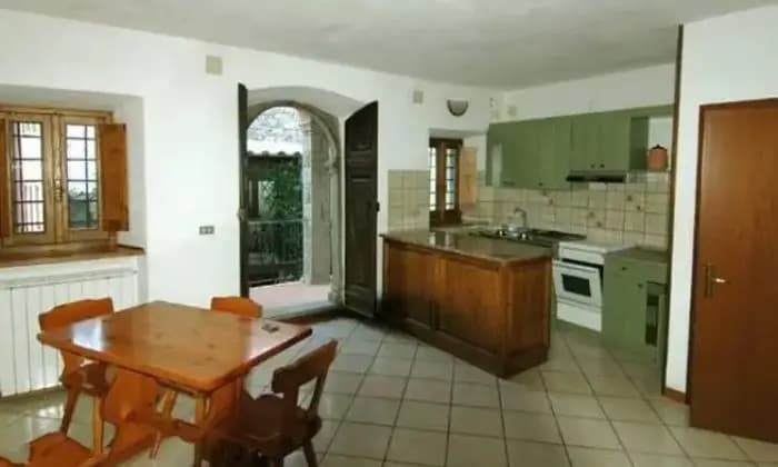 Rexer-Camporgiano-Casa-indipendente-in-vendita-in-via-CAVOUR-CUCINA