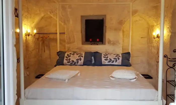 Rexer-Ostuni-Trullo-con-lamia-e-piscina-CAMERE-DA-LETTO