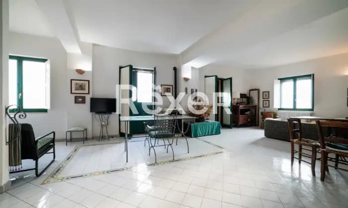 Rexer-SantAngelo-dei-Lombardi-Spazioso-appartamento-con-vista-sugli-Appennini-SALONE