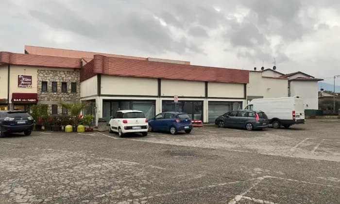 Rexer-Pistoia-Locale-commerciale-di-mq-con-grandi-vetrate-ALTRO