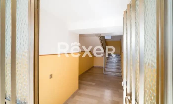 Rexer-Urbisaglia-Luminoso-appartamento-con-garage-SCALE