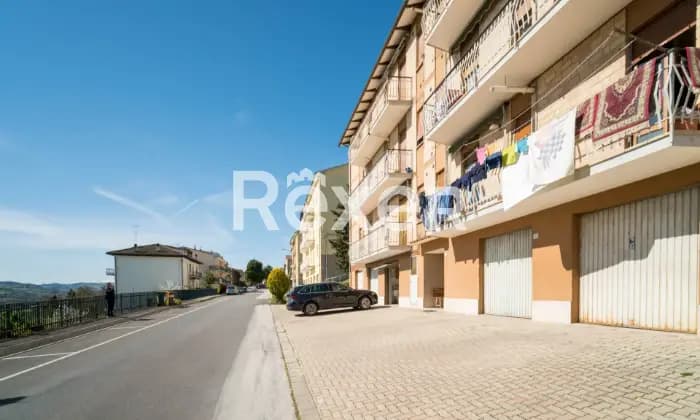 Rexer-Urbisaglia-Luminoso-appartamento-con-garage-ESTERNO