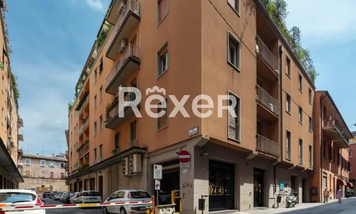 Rexer-Bologna-Ampio-e-luminoso-appartamento-nel-centro-storico-ESTERNO