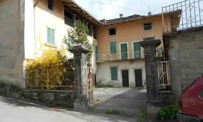Rexer-Cerete-Vendesi-rustico-in-Via-Adamello-a-Cerete-BG-ALTRO