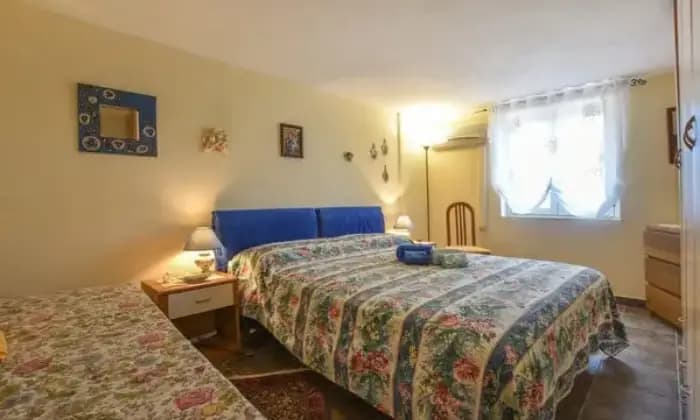 Rexer-Enna-Villa-con-terreno-lontana-dal-centro-abitato-circa-km-CAMERA-DA-LETTO