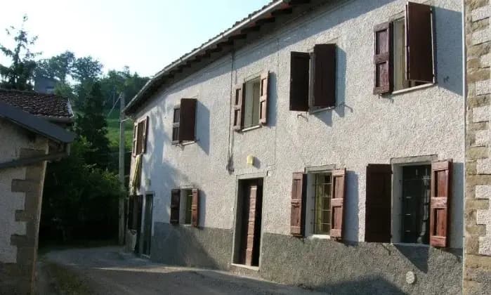 Rexer-Castelnovo-n-Monti-Casa-di-campagna-in-vendita-in-via-Fola-Castelnovo-Ne-Monti-ALTRO