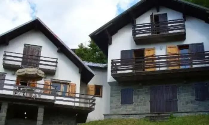 Rexer-Fiumalbo-Villa-in-vendita-in-via-Bar-Alpino-Fiumalbo-GIARDINO