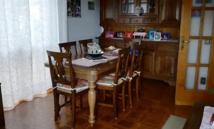 Rexer-Montignoso-Vendo-casa-indipendente-si-mq-e-altri-mq-al-piano-sottotre-camere-da-lettodue-bagnicucina-abitabileampio-soggiorno-balconi-vista-marecorte-esterna-piastrellata-verandaposti-auto-privati-internimq-di-giardinoVista-panoramica-mozzafiato-su-mare-e-monti-Soleggiata-su-quattro-lati-SALONE