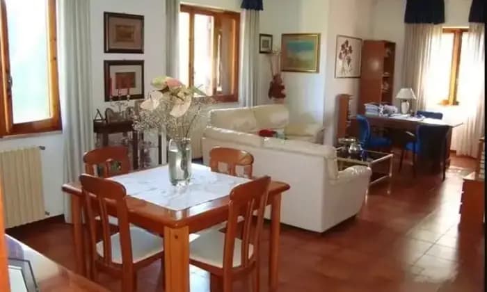 Rexer-Sabaudia-Villa-unifamiliare-in-vendita-in-Viale-delle-Camelie-a-Sabaudia-Cucina