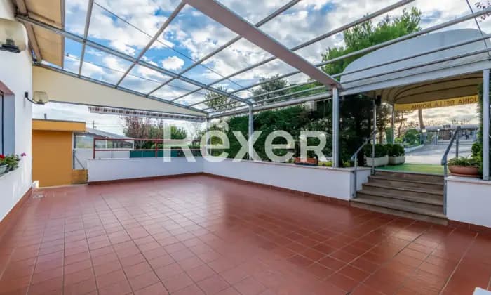 Rexer-Rimini-Ristorante-con-due-sale-ampie-cucina-attrezzata-parcheggio-e-magazzini-INGRESSO