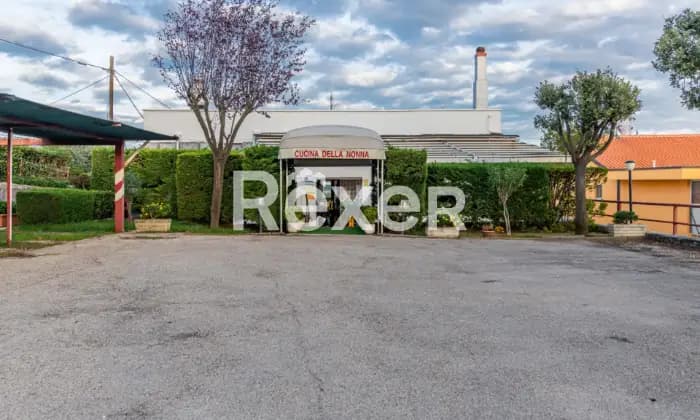 Rexer-Rimini-Ristorante-con-due-sale-ampie-cucina-attrezzata-parcheggio-e-magazzini-ESTERNO