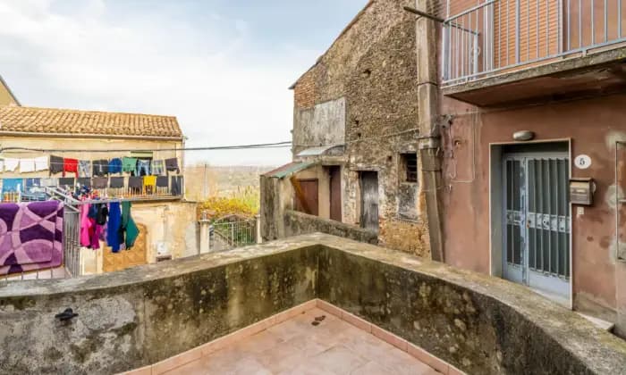 Rexer-Cortale-Graziosa-casa-indipendente-su-due-livelli-nel-centro-storico-TERRAZZO