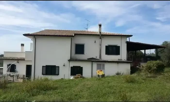 Rexer-Frosinone-Vendesi-casa-indipendente-in-Via-Via-Giannetti-a-Frosinone-Giardino