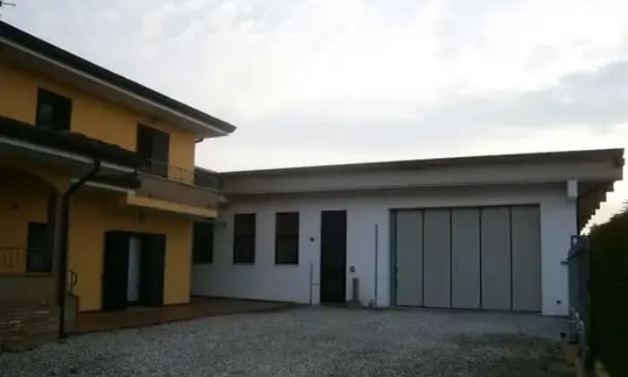 Rexer-Castagnaro-Villetta-indipendente-e-capannoneGarage