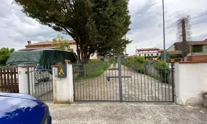 Rexer-Magnacavallo-Vendesi-villa-unifamiliare-via-Voglia-Centro-Magnacavallo-Cancello