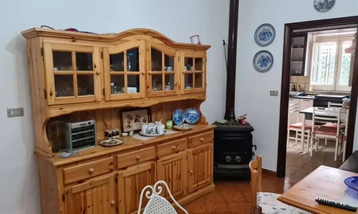 Rexer-Riposto-Vendesi-villa-con-terreno-agricolo-Cucina