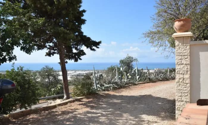 Rexer-Ragusa-Vendesi-Appartamento-in-villa-il-carrubo-Terrazzo