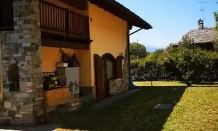 Rexer-Quart-Vendesi-villa-unifamiliare-a-QUART-AOTerrazzo