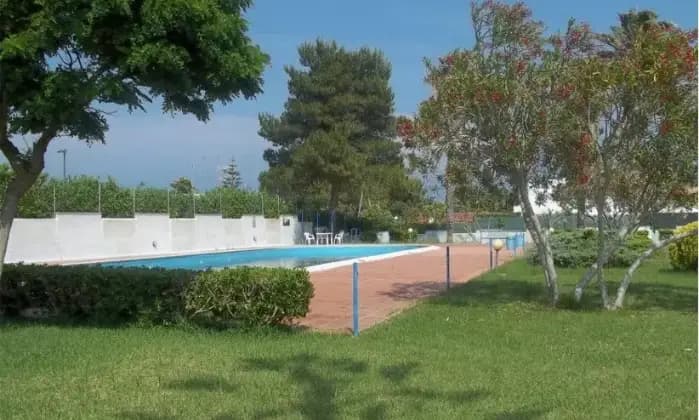 Rexer-Melendugno-Vendesi-Villino-bifamiliare-in-residence-con-piscina-a-MELENDUGNO-LE-Giardino