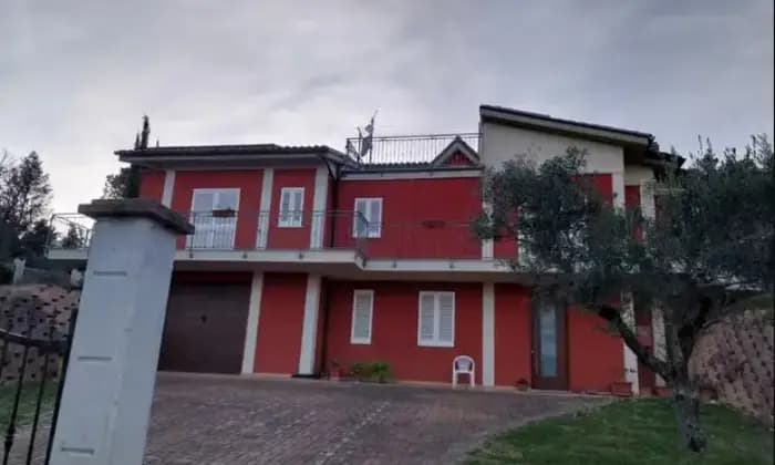 Rexer-Tolentino-Vendesi-villa-singola-a-Tolentino-Giardino