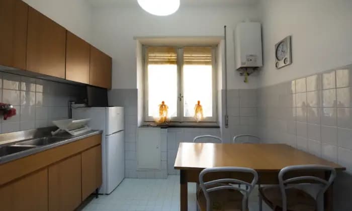 Rexer-Rapallo-Appartamento-con-giardino-e-posto-auto-condominiali-Cucina