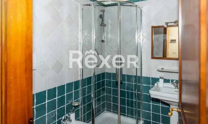 Rexer-Cortona-Appartamento-elegante-e-caratteristico-su-due-piani-ad-uso-turisticoBAGNO